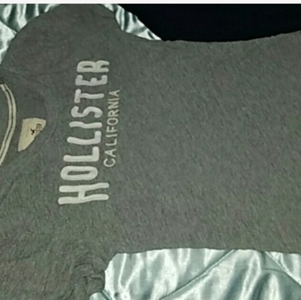 HOLLISTER light grey sz s teen shirt
